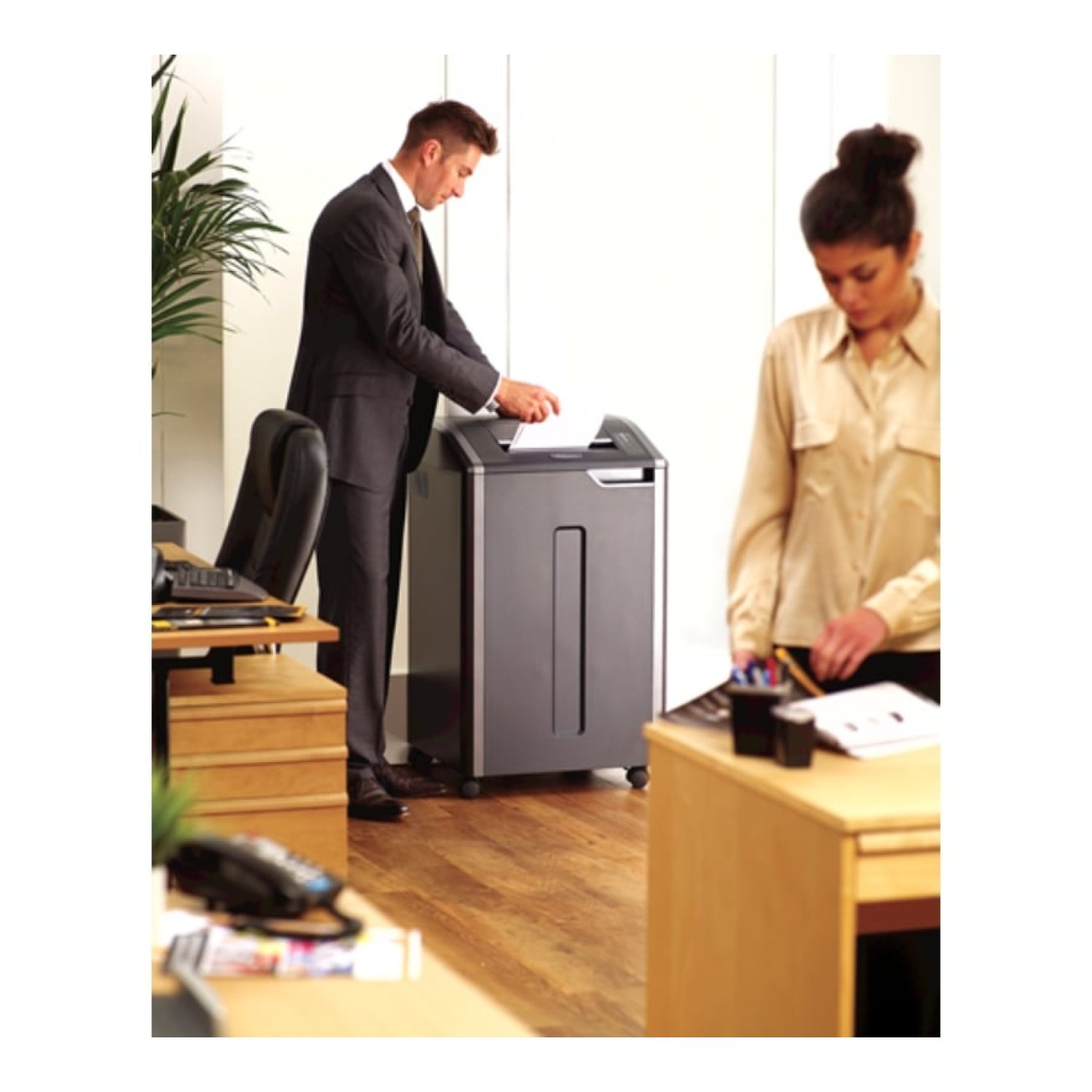 Destructora Fellowes 425i/ Corte en Tiras de 5.8mm/ Negra