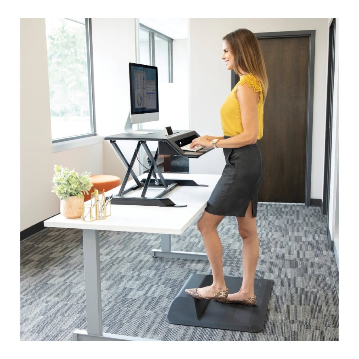 Soporte de Sobremesa Elevable Fellowes Sit-Stand Lotus LT/ hasta 17kg/ Negro