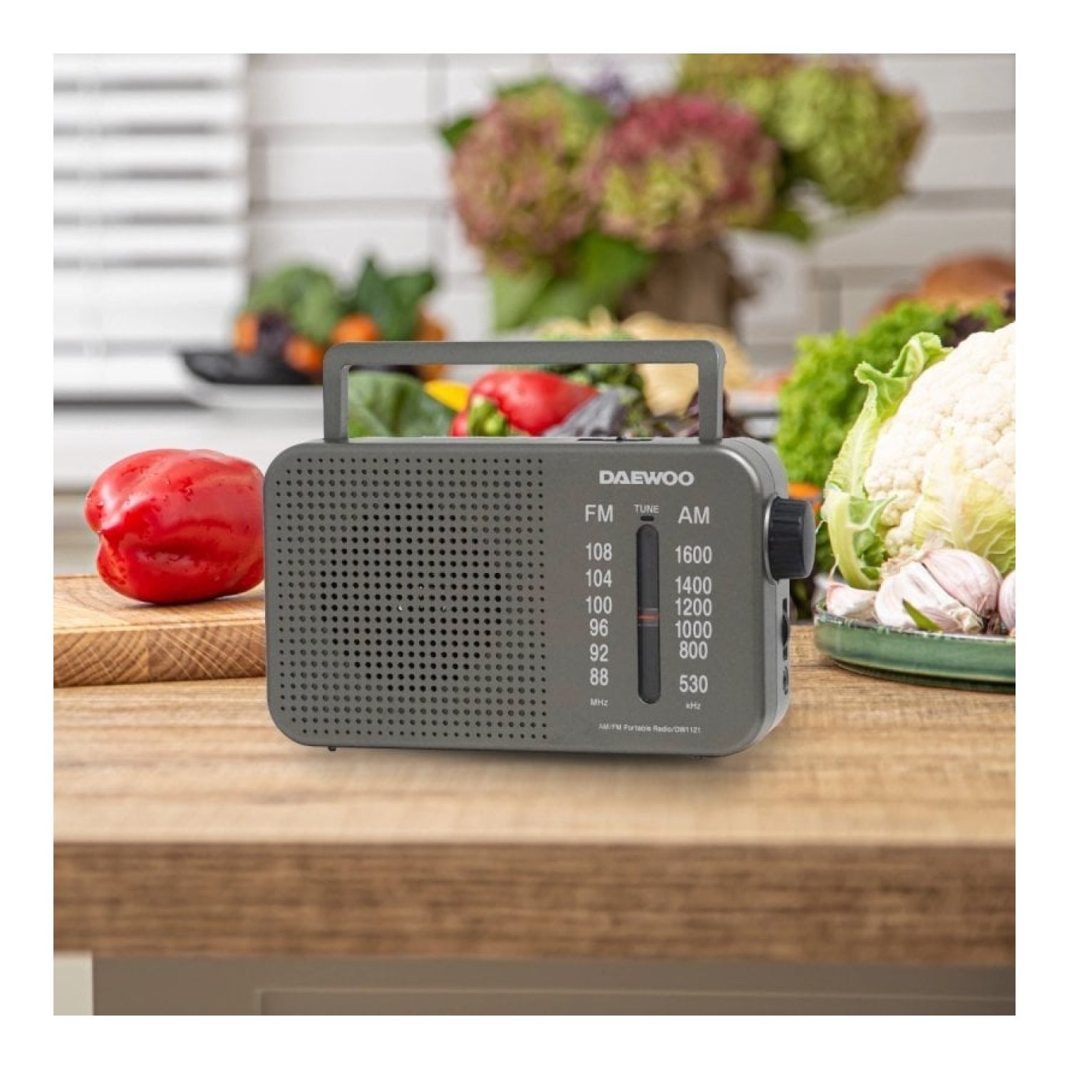 Radio Portátil Daewoo DW1121/con Cable/ a Pilas/ Gris